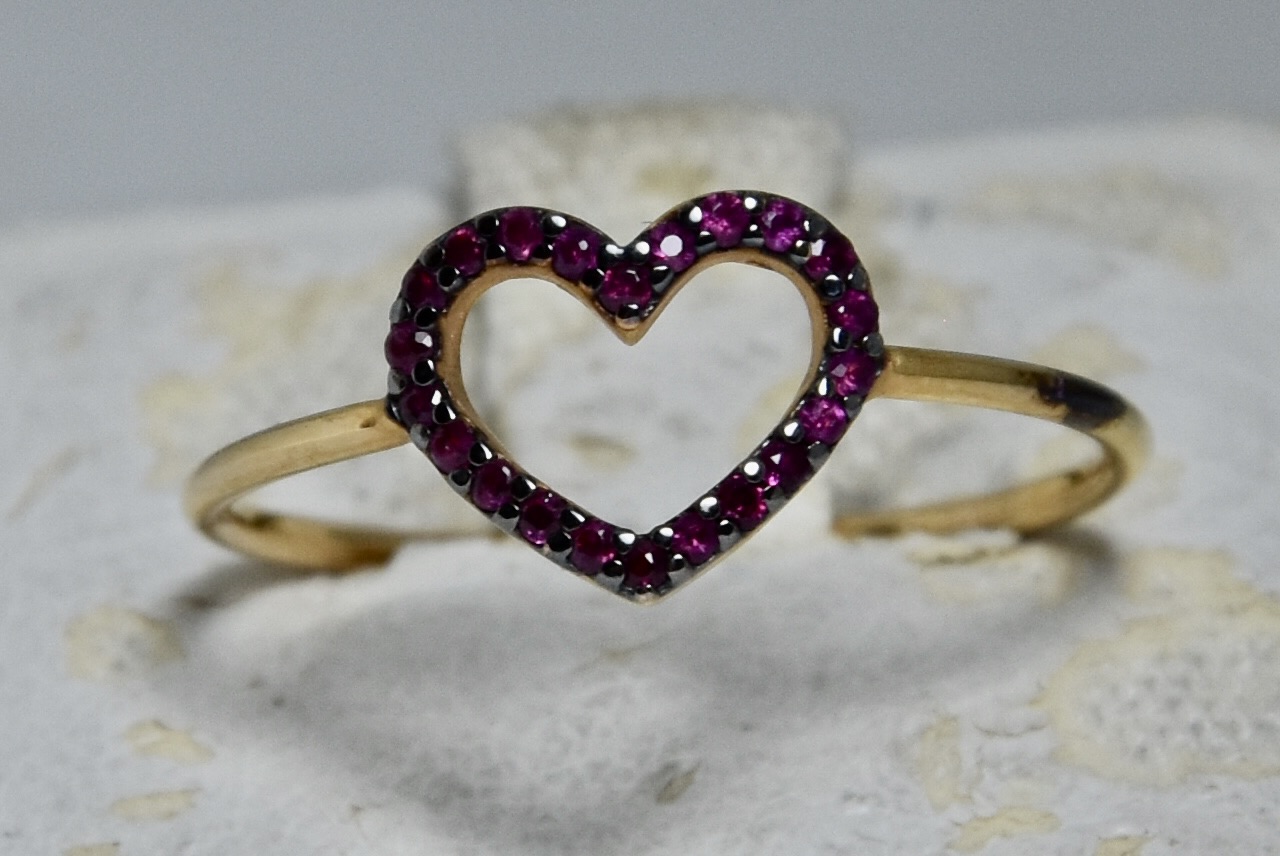 Immagine di ANELLO CUORE PIETRE SINTETICHE ROSSE